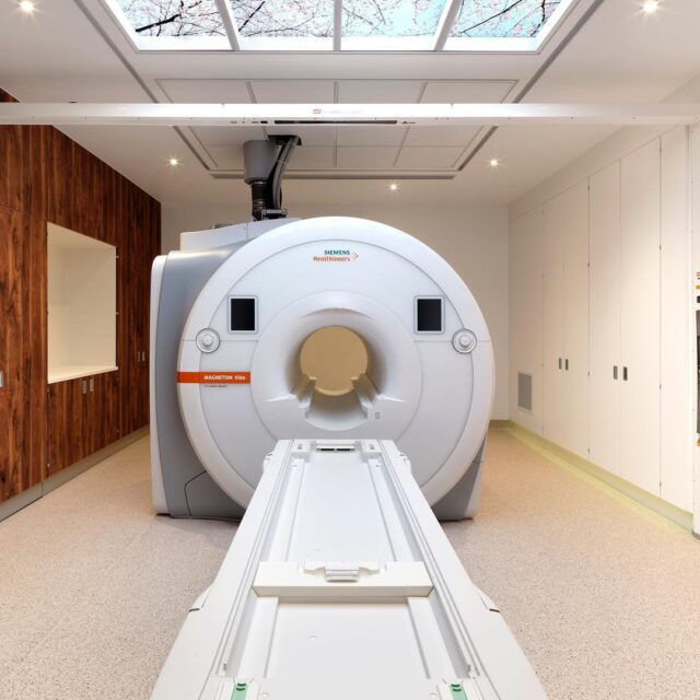 london clinic mri scanner